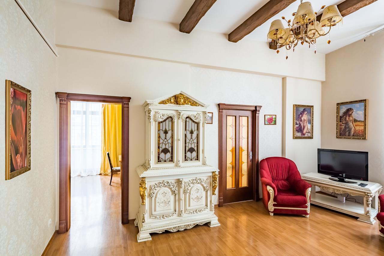 2 Virmens'Ka Apartment Lviv Exterior photo